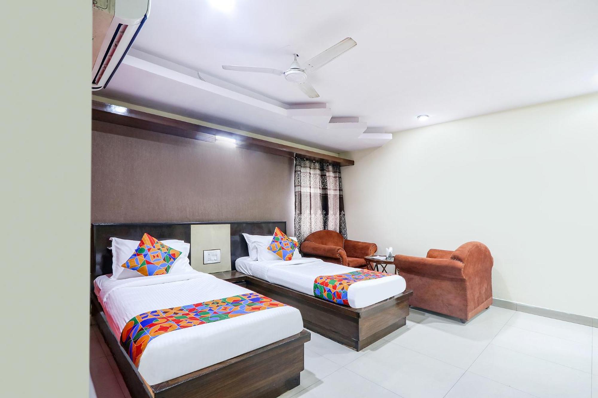 Fabhotel Royal Residency II - Nr Lakdikapul Metro Station Χιντεραμπάντ Εξωτερικό φωτογραφία