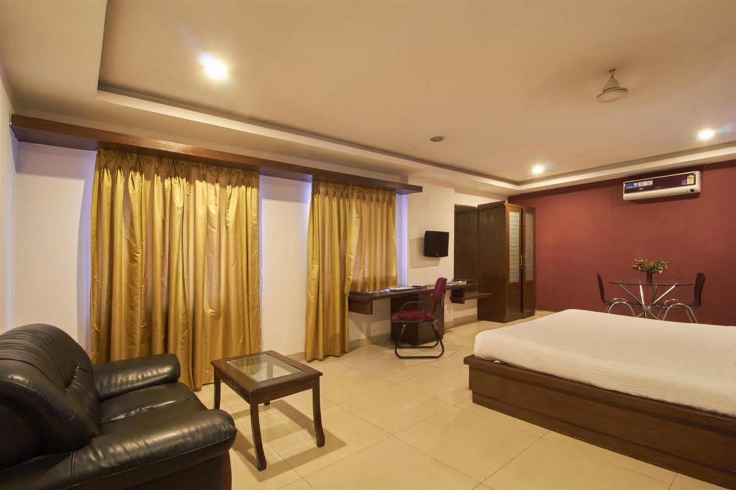 Fabhotel Royal Residency II - Nr Lakdikapul Metro Station Χιντεραμπάντ Εξωτερικό φωτογραφία